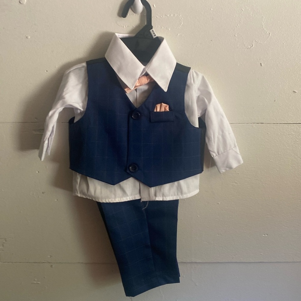 NWOT 6/9M suit set bow tie
